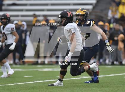 Thumbnail 2 in Bellevue vs. Kennewick (WIAA 3A Final) photogallery.