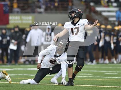Thumbnail 2 in Bellevue vs. Kennewick (WIAA 3A Final) photogallery.