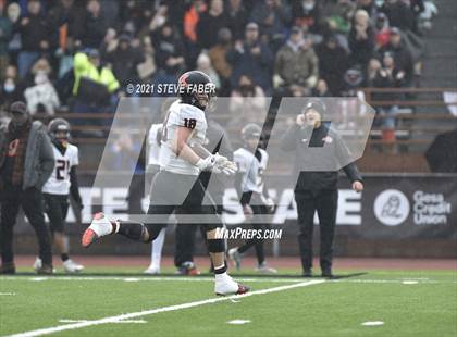 Thumbnail 1 in Bellevue vs. Kennewick (WIAA 3A Final) photogallery.