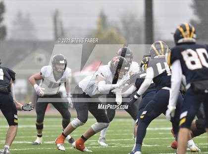Thumbnail 3 in Bellevue vs. Kennewick (WIAA 3A Final) photogallery.
