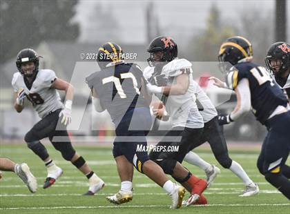 Thumbnail 1 in Bellevue vs. Kennewick (WIAA 3A Final) photogallery.