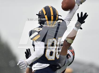 Thumbnail 2 in Bellevue vs. Kennewick (WIAA 3A Final) photogallery.