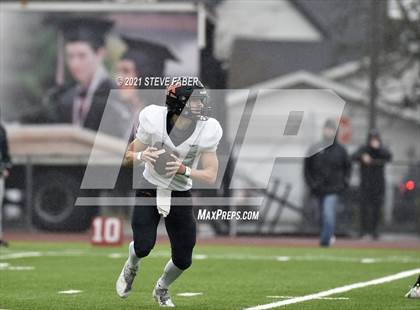 Thumbnail 1 in Bellevue vs. Kennewick (WIAA 3A Final) photogallery.
