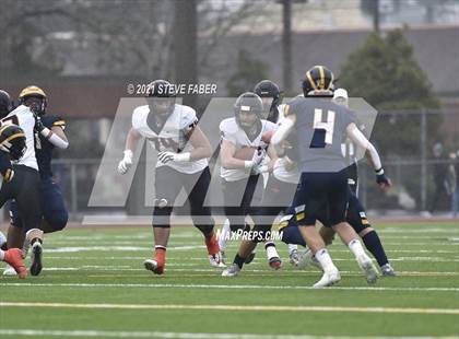 Thumbnail 1 in Bellevue vs. Kennewick (WIAA 3A Final) photogallery.