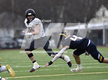 Thumbnail 2 in Bellevue vs. Kennewick (WIAA 3A Final) photogallery.