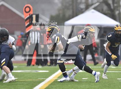Thumbnail 2 in Bellevue vs. Kennewick (WIAA 3A Final) photogallery.
