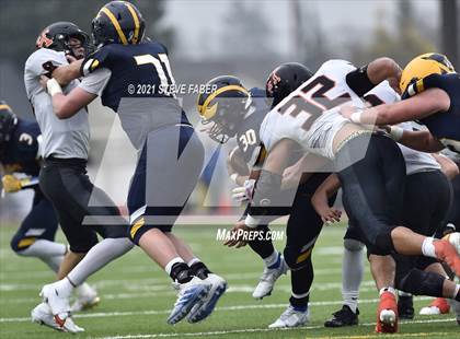 Thumbnail 1 in Bellevue vs. Kennewick (WIAA 3A Final) photogallery.