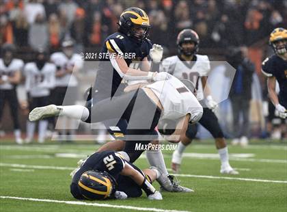 Thumbnail 2 in Bellevue vs. Kennewick (WIAA 3A Final) photogallery.