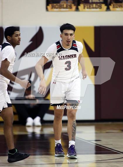 Thumbnail 2 in Westlake vs. Wagner (UIL 6A Area Playoff) photogallery.