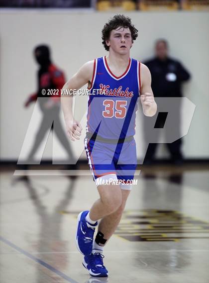 Thumbnail 3 in Westlake vs. Wagner (UIL 6A Area Playoff) photogallery.
