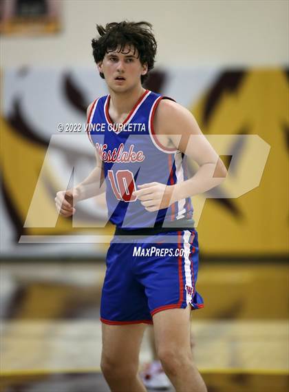 Thumbnail 2 in Westlake vs. Wagner (UIL 6A Area Playoff) photogallery.
