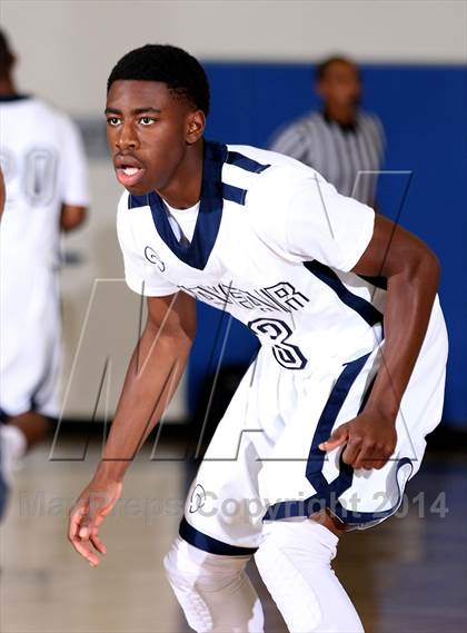 Thumbnail 1 in Muir vs. Mayfair (Cavalier Classic) photogallery.