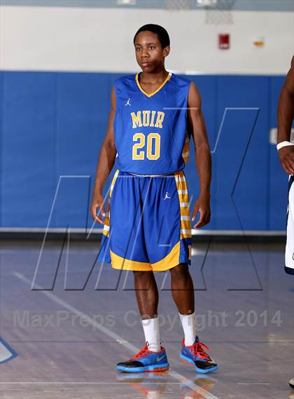Thumbnail 1 in Muir vs. Mayfair (Cavalier Classic) photogallery.