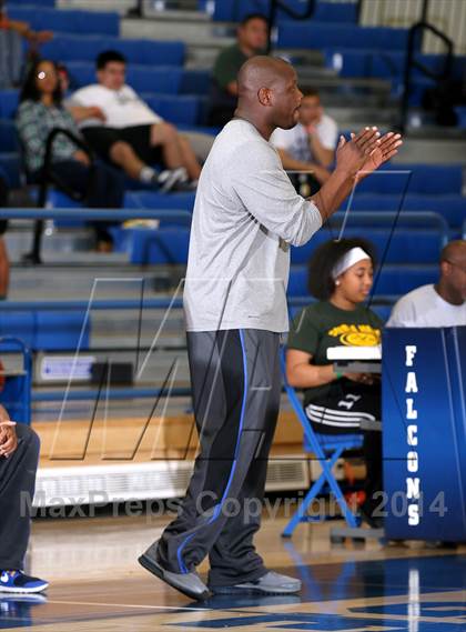 Thumbnail 2 in Muir vs. Mayfair (Cavalier Classic) photogallery.