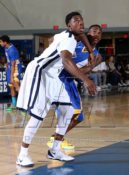 Thumbnail 2 in Muir vs. Mayfair (Cavalier Classic) photogallery.