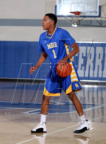 Thumbnail 2 in Muir vs. Mayfair (Cavalier Classic) photogallery.