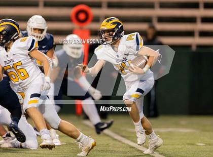 Thumbnail 3 in Bellevue vs Eastside Catholic (WIAA 3A Quarterfinal) photogallery.