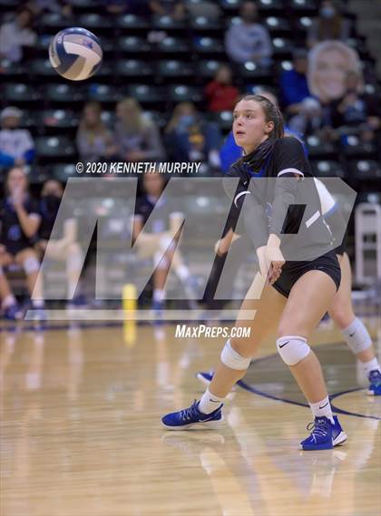 Thumbnail 1 in Midlothian vs Forney Playoff 5A Bi-District photogallery.