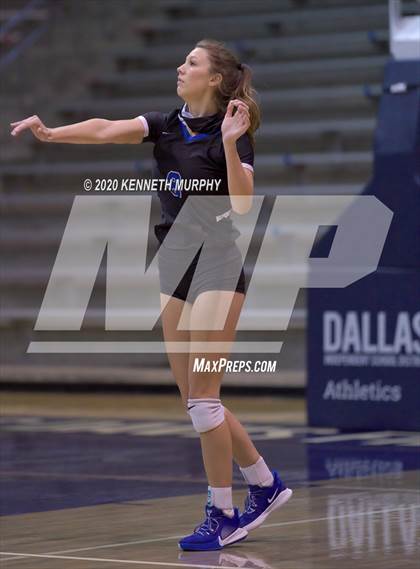 Thumbnail 1 in Midlothian vs Forney Playoff 5A Bi-District photogallery.