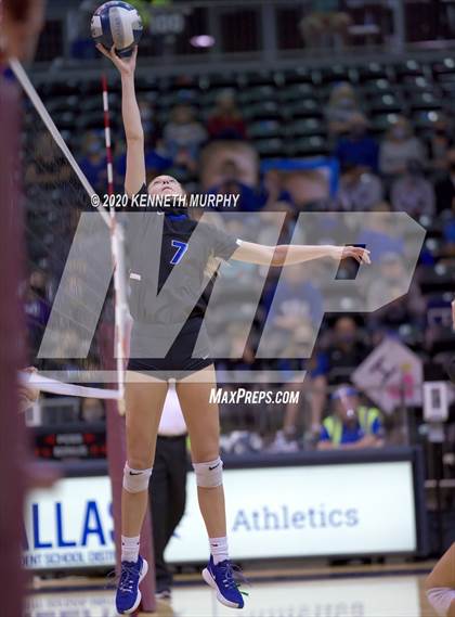 Thumbnail 3 in Midlothian vs Forney Playoff 5A Bi-District photogallery.