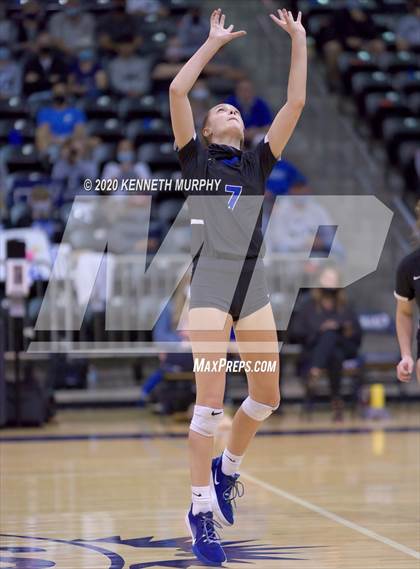 Thumbnail 1 in Midlothian vs Forney Playoff 5A Bi-District photogallery.