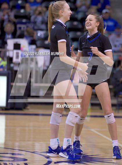 Thumbnail 1 in Midlothian vs Forney Playoff 5A Bi-District photogallery.