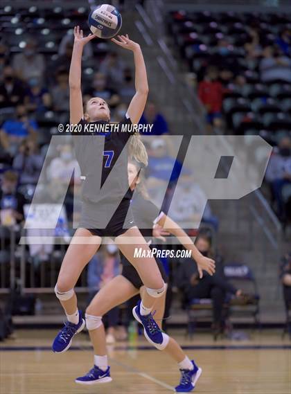 Thumbnail 2 in Midlothian vs Forney Playoff 5A Bi-District photogallery.