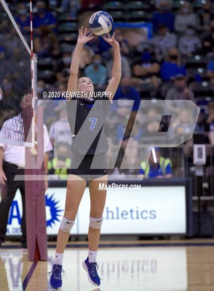Thumbnail 1 in Midlothian vs Forney Playoff 5A Bi-District photogallery.