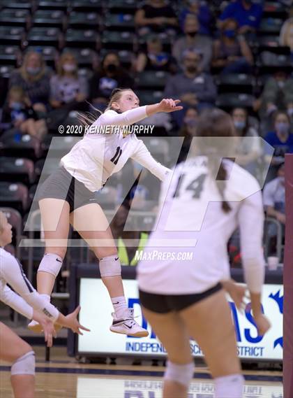 Thumbnail 3 in Midlothian vs Forney Playoff 5A Bi-District photogallery.
