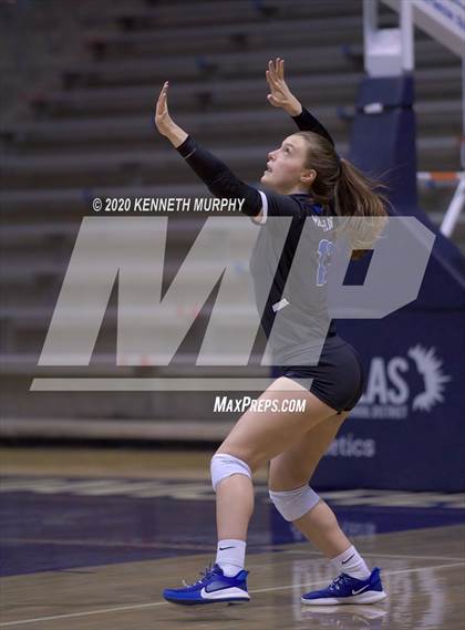 Thumbnail 1 in Midlothian vs Forney Playoff 5A Bi-District photogallery.