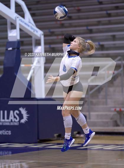 Thumbnail 1 in Midlothian vs Forney Playoff 5A Bi-District photogallery.