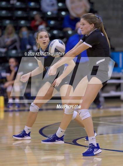 Thumbnail 1 in Midlothian vs Forney Playoff 5A Bi-District photogallery.