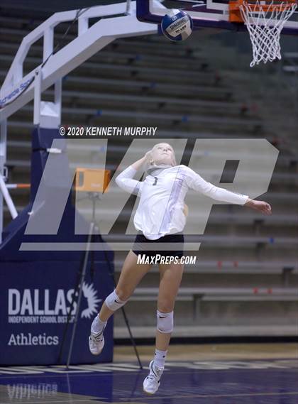 Thumbnail 1 in Midlothian vs Forney Playoff 5A Bi-District photogallery.