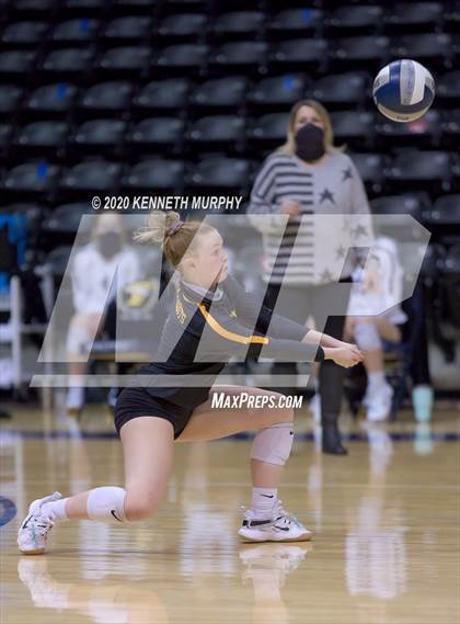 Thumbnail 1 in Midlothian vs Forney Playoff 5A Bi-District photogallery.