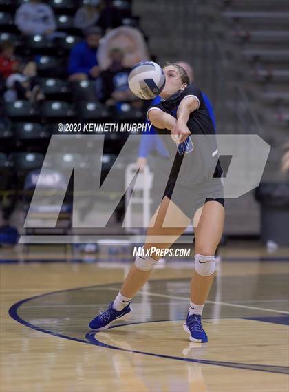 Thumbnail 1 in Midlothian vs Forney Playoff 5A Bi-District photogallery.
