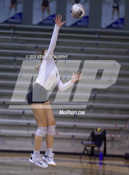 Thumbnail 3 in Midlothian vs Forney Playoff 5A Bi-District photogallery.