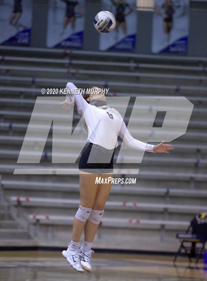 Thumbnail 2 in Midlothian vs Forney Playoff 5A Bi-District photogallery.