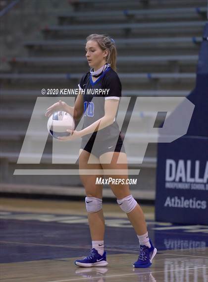 Thumbnail 1 in Midlothian vs Forney Playoff 5A Bi-District photogallery.