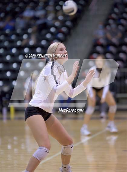 Thumbnail 1 in Midlothian vs Forney Playoff 5A Bi-District photogallery.