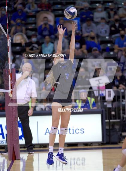 Thumbnail 3 in Midlothian vs Forney Playoff 5A Bi-District photogallery.