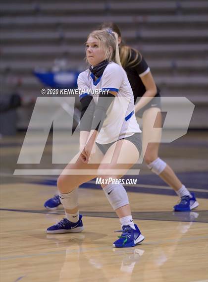 Thumbnail 2 in Midlothian vs Forney Playoff 5A Bi-District photogallery.