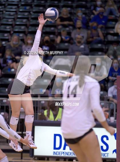 Thumbnail 2 in Midlothian vs Forney Playoff 5A Bi-District photogallery.