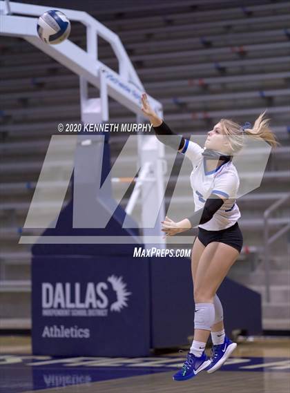 Thumbnail 2 in Midlothian vs Forney Playoff 5A Bi-District photogallery.