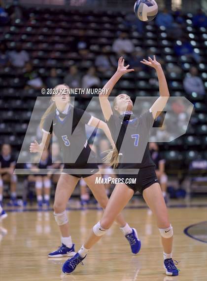 Thumbnail 1 in Midlothian vs Forney Playoff 5A Bi-District photogallery.