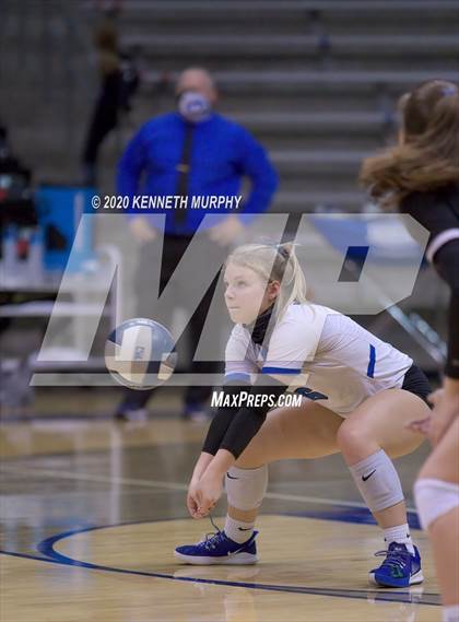 Thumbnail 1 in Midlothian vs Forney Playoff 5A Bi-District photogallery.