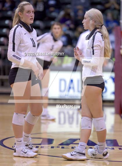 Thumbnail 1 in Midlothian vs Forney Playoff 5A Bi-District photogallery.