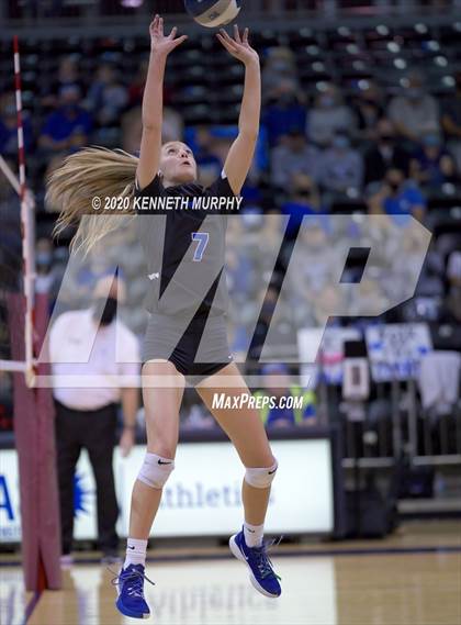 Thumbnail 3 in Midlothian vs Forney Playoff 5A Bi-District photogallery.