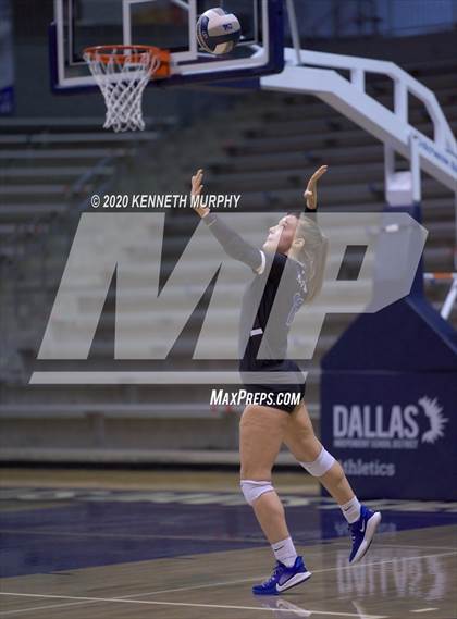 Thumbnail 3 in Midlothian vs Forney Playoff 5A Bi-District photogallery.