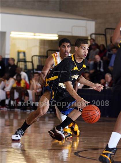 Thumbnail 1 in Taft vs Bishop Montgomery (Mission Prep Christmas Classic)  photogallery.