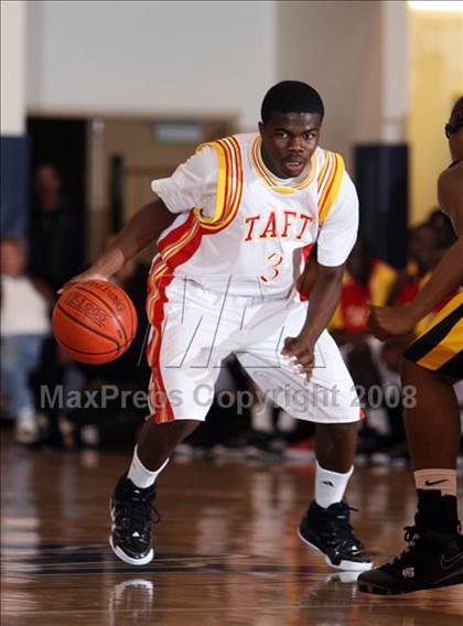 Thumbnail 1 in Taft vs Bishop Montgomery (Mission Prep Christmas Classic)  photogallery.